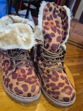 NEW--Leopard Print Faux Fur Lace-Up Ankle Boots - Brown
